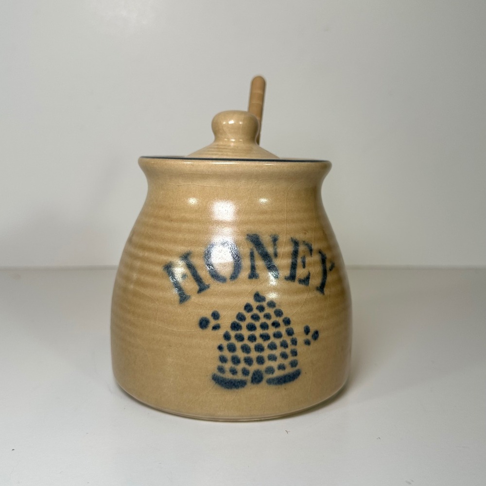 Pfaltzgraff Folk Art Stoneware Honey Pot w/Lid, Wooden Dipper Vtg Farmhouse